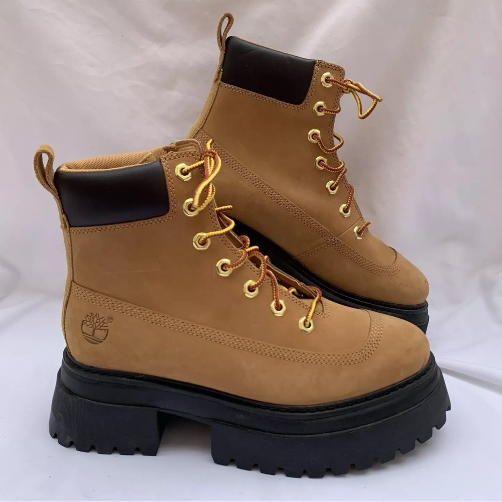 Timberland Women’s Sky 6-Inch 7.5 Lace Up Wheat Nubuck Leather Platform Boots